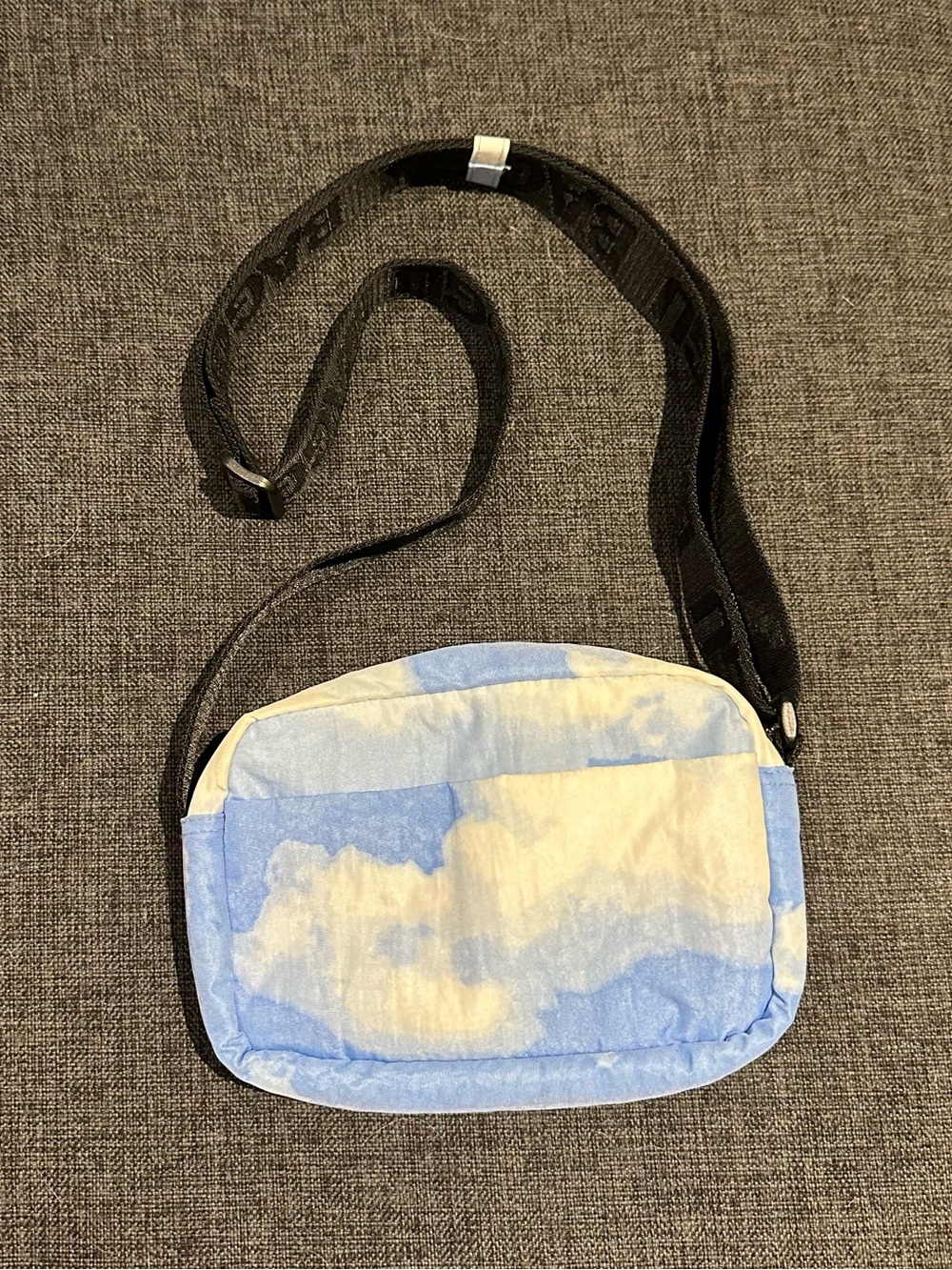 Baggu Camera Crossbody - Cloud print - Picture 5 of 8